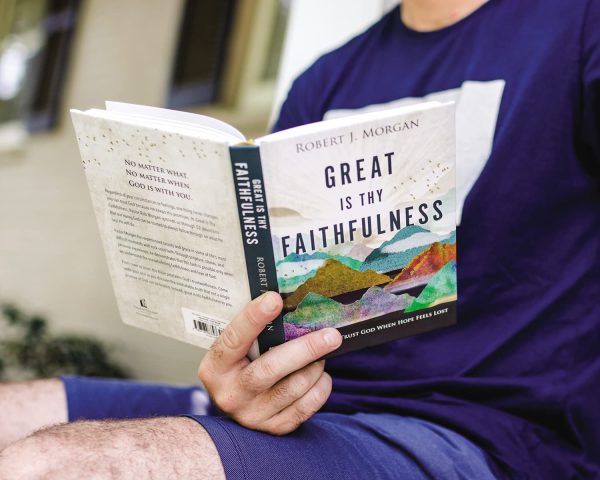 Great Is Thy Faithfulness: 52 Reasons to Trust God When Hope Feels Lost Discount